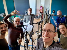 Bass bei der Aufnahme des „Sacred“-Albums